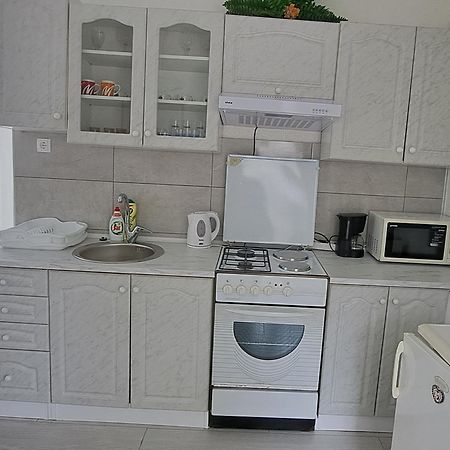 Apartmani Ana-Lora Lopar Exteriör bild