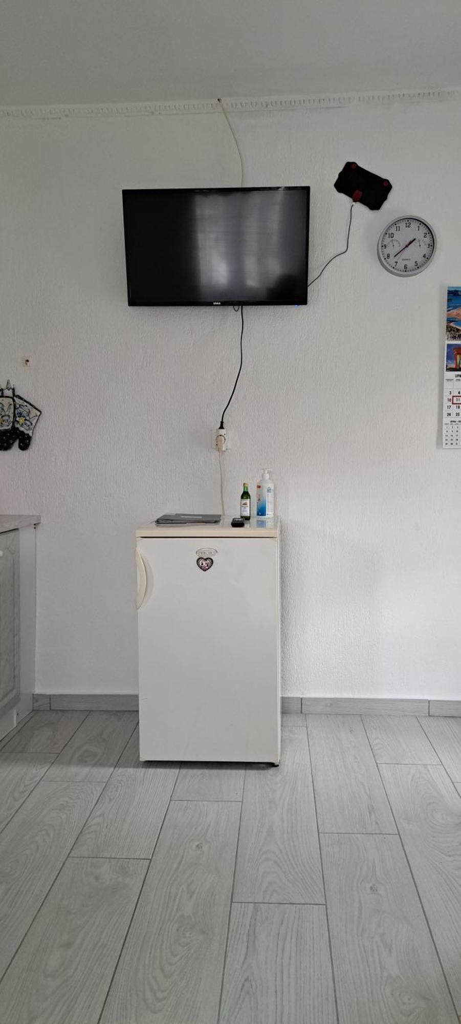 Apartmani Ana-Lora Lopar Exteriör bild